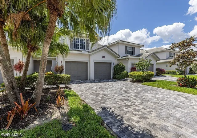 Listing Photo 2 - Condo for sale in building located at 8340 Whisper Trace Wy, Naples, FL 34114 - Unit #205