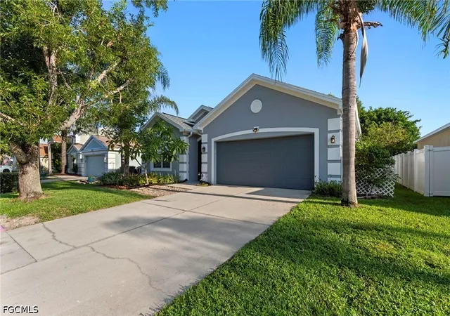 Photo 2 of Sale Pending at 13261 Hampton Park Ct, Fort Myers, FL 33913 | MLS# 2026032931 | Listing updated on 2026-09-25