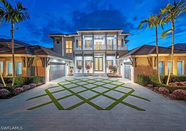 Photo 4 of Single family home for sale at 3801 Crayton Rd, Naples, FL 34103 | MLS# 226028216 | Listing updated on 2026-10-04