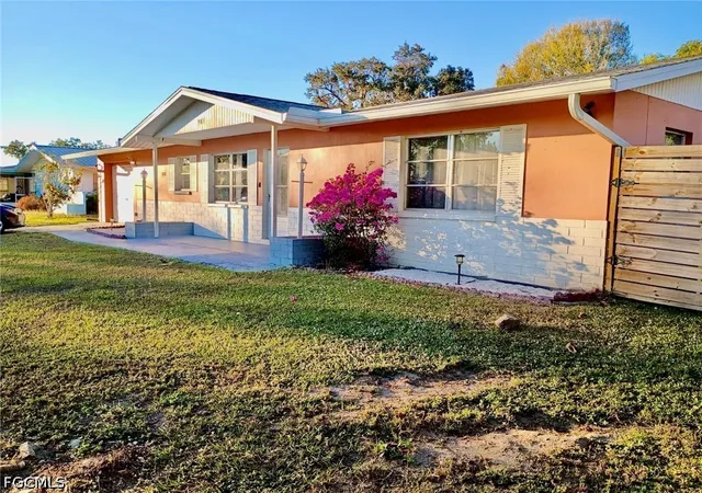 Photo 3 of Sale Pending at 901 Juno Dr, Lehigh Acres, FL 33936 | MLS# 2026032961 | Listing updated on 2026-09-28