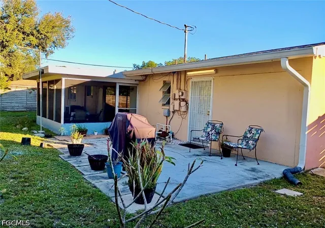 Photo 4 of Sale Pending at 901 Juno Dr, Lehigh Acres, FL 33936 | MLS# 2026032961 | Listing updated on 2026-09-28