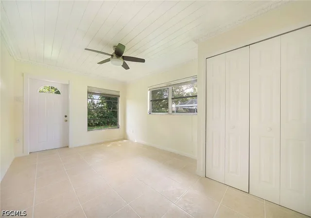 Photo 4 of Single family home for sale at 5661 Eichen Cir E, Fort Myers, FL 33919 | MLS# 2026033032 | Listing updated on 2026-09-09