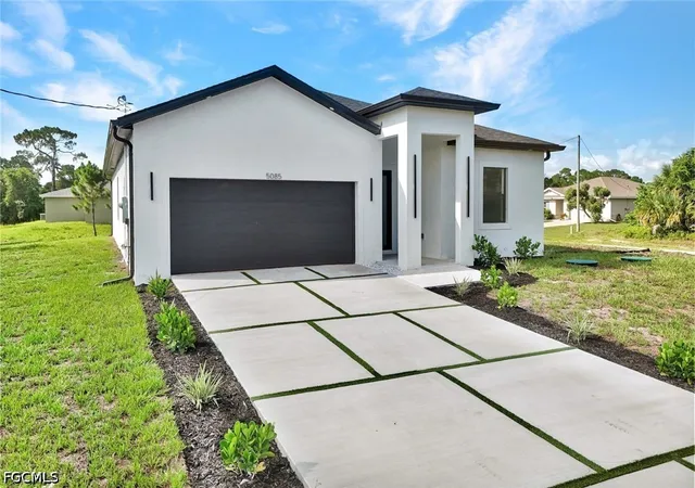 Photo 2 of Single family home for sale at 5085 Ne Tradewinds Cir, Labelle, FL 33935 | MLS# 2026033049 | Listing updated on 2026-09-08