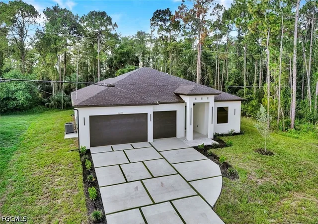 Photo 3 of Single family home for sale at 8027 Royal Cir, Labelle, FL 33935 | MLS# 2026033065 | Listing updated on 2026-09-15