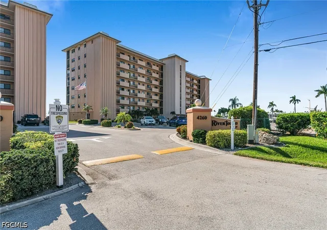 Photo 4 of Condo for sale at 4260 SE 20th Place #401, Cape Coral, FL 33904 | MLS# 2026033144 | Listing updated on 2026-09-09