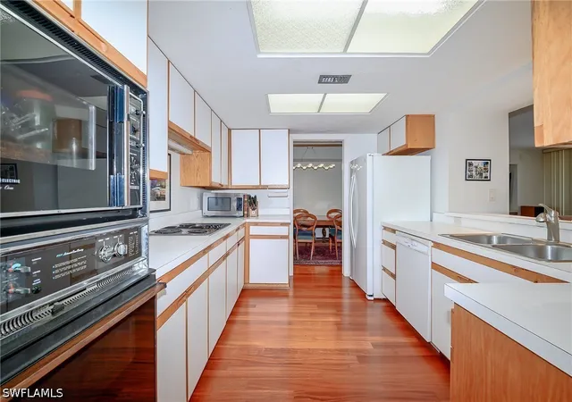 Listing Photo 4 - Condo for sale in building located at 5601 Turtle Bay Dr, Naples, FL 34108 - Unit #1203