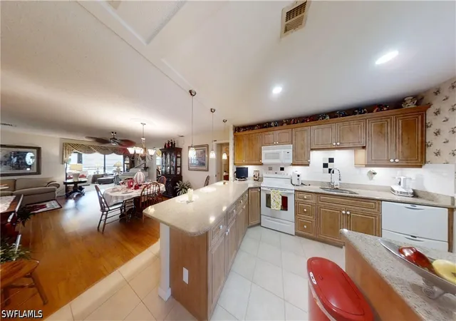 Photo 2 of Townhouse for sale at 1527 Edgewater Cir, Fort Myers, FL 33919 | MLS# 226028629 | Listing updated on 2026-09-12