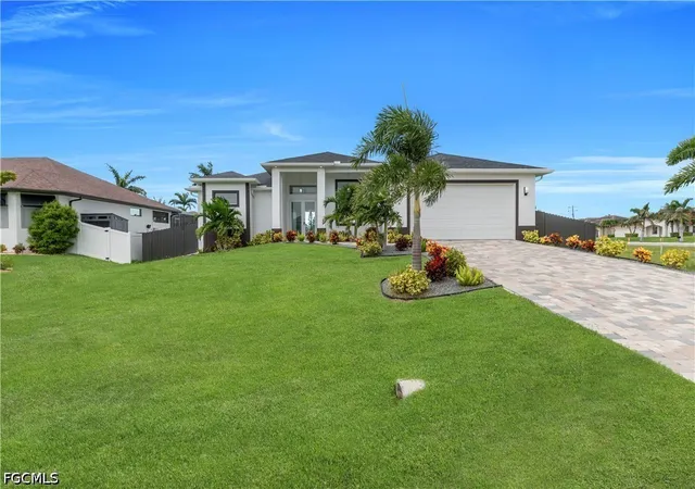 Photo 3 of Single family home for sale at 6 Sw 37th Avenue, Cape Coral, FL 33991 | MLS# 2026033434 | Listing updated on 2026-09-03