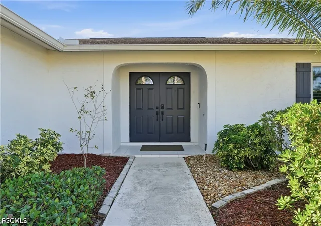 Photo 3 of Single family home for sale at 5964 Baker Ct, Fort Myers, FL 33919 | MLS# 2026033480 | Listing updated on 2026-10-03