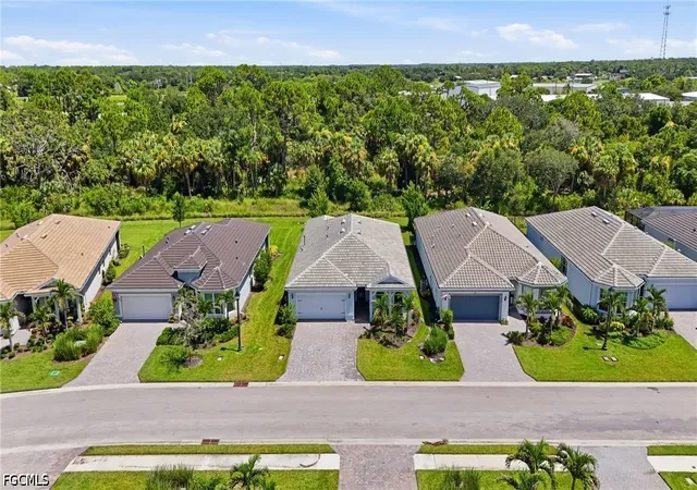 Photo 4 of Sale Pending at 7517 Paradise Tree Dr, North Fort Myers, FL 33917 | MLS# 2026033520 | Listing updated on 2026-09-14