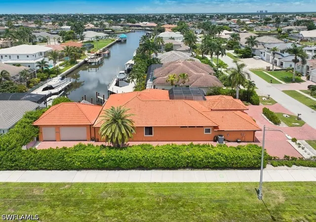 Photo 1 of Single family home for sale at 10 Anchor Ct, Marco Island, FL 34145 | MLS# 226028202 | Listing updated on 2026-09-12