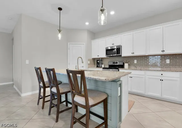 Photo 4 of Single family home for sale at 3637 Passion Vine Dr, Alva, FL 33920 | MLS# 2026033560 | Listing updated on 2026-09-28
