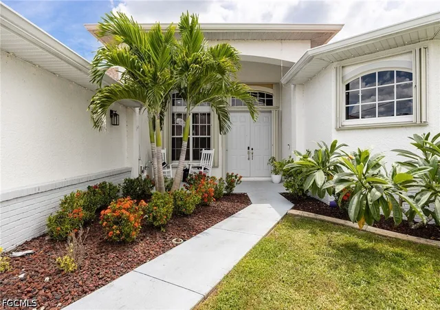 Photo 2 of Single family home for sale at 2526 Miracle Pkwy, Cape Coral, FL 33914 | MLS# 2026033645 | Listing updated on 2026-09-14