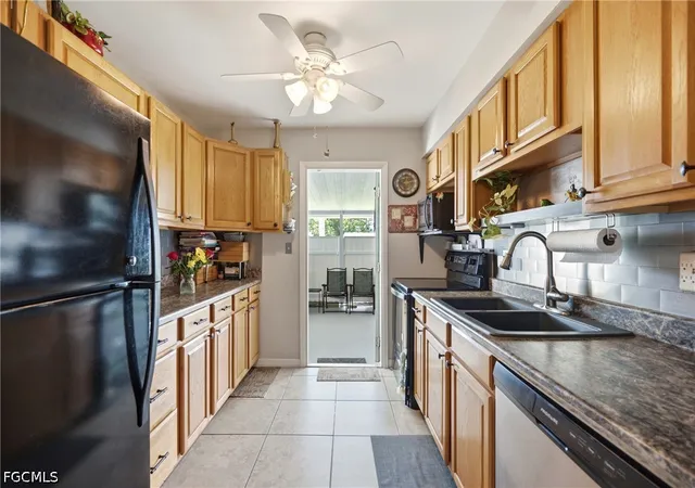 Photo 3 of Townhouse for sale at 39 Desert Candle Cir, Lehigh Acres, FL 33936 | MLS# 2026033687 | Listing updated on 2026-09-08