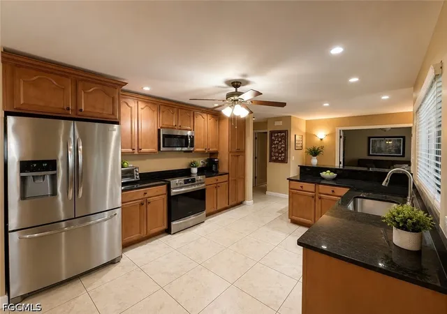 Photo 4 of Single family home for sale at 922 SE 1st Place, Cape Coral, FL 33990 | MLS# 2026033809 | Listing updated on 2026-09-12