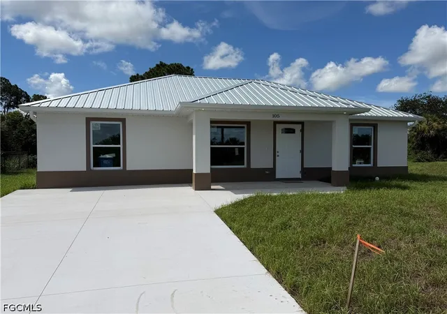 Photo 1 of Single family home for sale at 105 Concord Loop, Labelle, FL 33935 | MLS# 2026033823 | Listing updated on 2026-09-14