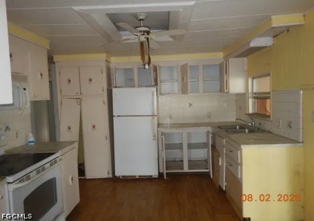 Photo 4 of Manufactured home for sale at 251 Shrub Ln N, North Fort Myers, FL 33917 | MLS# 2026033827 | Listing updated on 2026-10-29