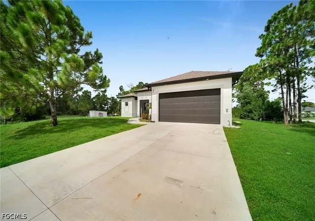 Photo 2 of Single family home for sale at 2902 Villa Ave S, Lehigh Acres, FL 33976 | MLS# 2026033856 | Listing updated on 2026-09-13
