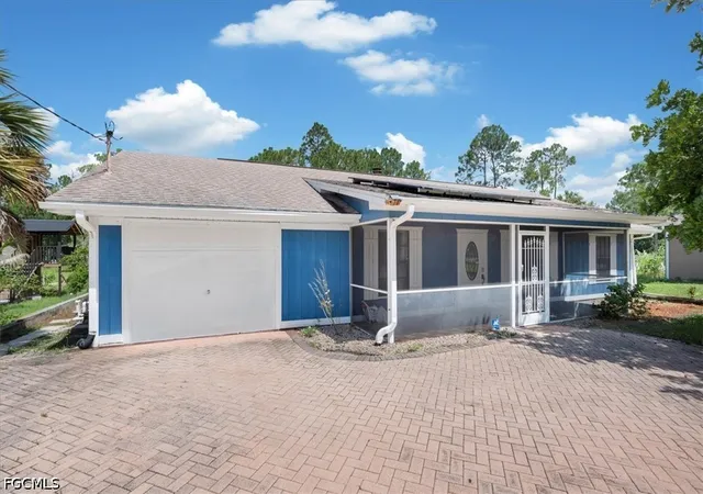 Photo 1 of Single family home for sale at 580 16th Street Se, Naples, FL 34117 | MLS# 2026033879 | Listing updated on 2026-09-15