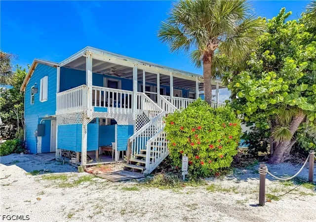 Photo 3 of Single family home for sale at 210 Nighthawk Dr, Upper Captiva, FL 33924 | MLS# 2026033883 | Listing updated on 2026-09-17
