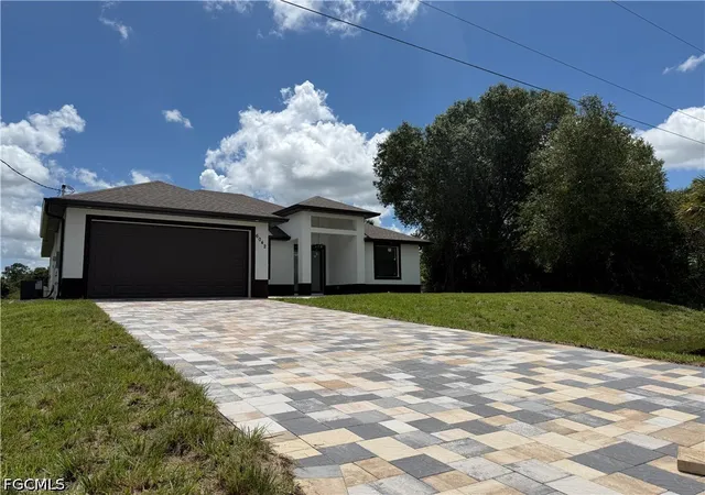 Photo 2 of Single family home for sale at 6042 Langdon Ave, Fort Myers, FL 33905 | MLS# 2026033898 | Listing updated on 2026-09-10