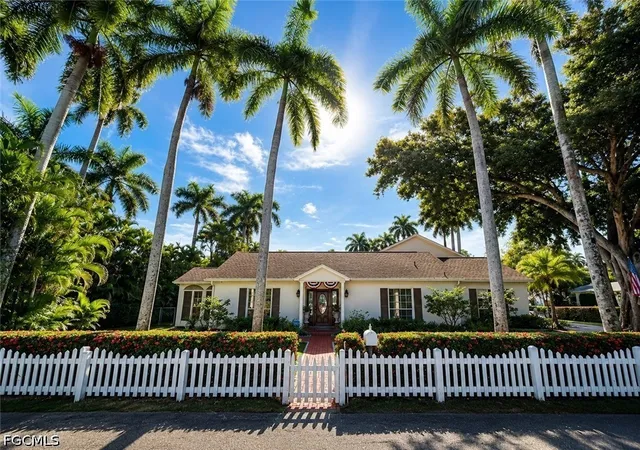 Photo 1 of Sale Pending at 4615 Caloosa Vista Way, Fort Myers, FL 33901 | MLS# 2026033932 | Listing updated on 2026-09-08