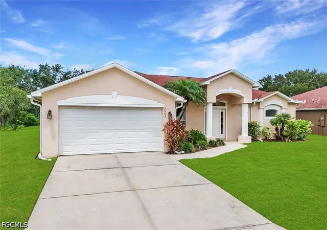 Photo 3 of Single family home for sale at 2563 Nature Pointe Loop, Fort Myers, FL 33905 | MLS# 2026033963 | Listing updated on 2026-09-11