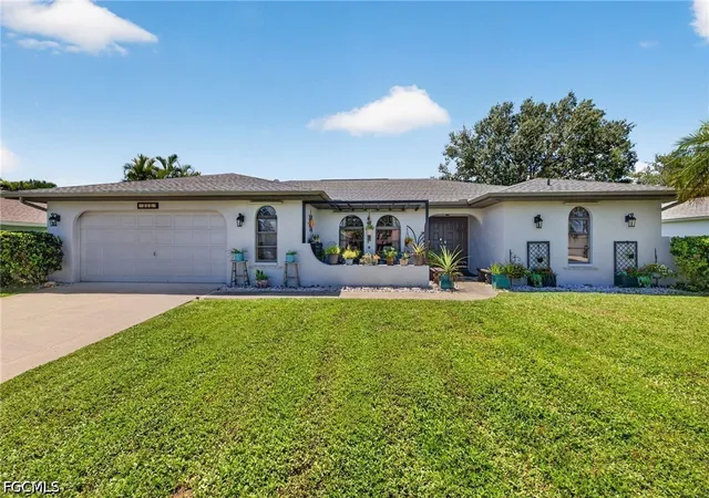 Photo 2 of Single family home for sale at 916 Se 21st Lane, Cape Coral, FL 33990 | MLS# 2026033977 | Listing updated on 2026-09-13