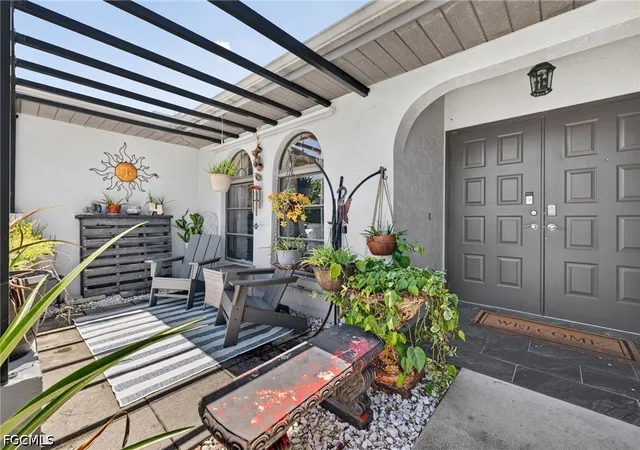 Photo 3 of Single family home for sale at 916 Se 21st Lane, Cape Coral, FL 33990 | MLS# 2026033977 | Listing updated on 2026-09-13
