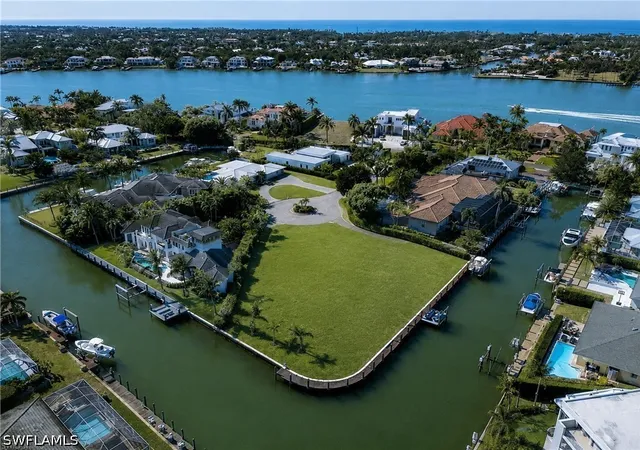 Photo 2 of Single family home for sale at 2185 Trout Ct, Naples, FL 34102 | MLS# 226029093 | Listing updated on 2026-09-14