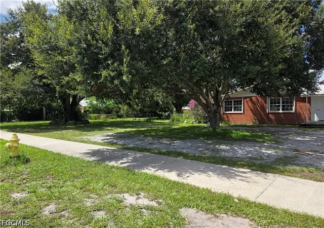 Photo 2 of Single family home for sale at 615 New Market Rd W, Immokalee, FL 34142 | MLS# 2026034113 | Listing updated on 2026-09-10
