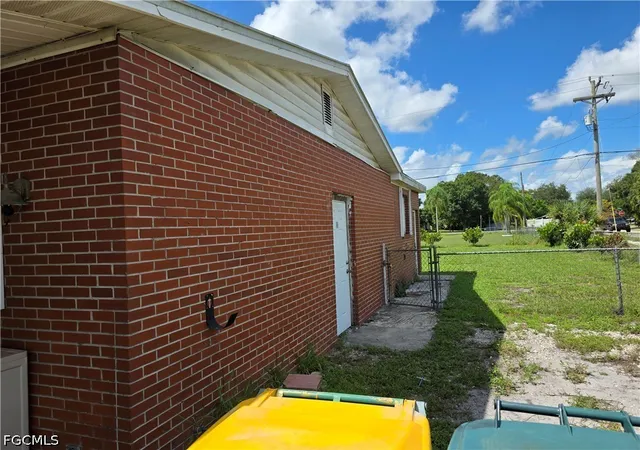 Photo 4 of Single family home for sale at 615 New Market Rd W, Immokalee, FL 34142 | MLS# 2026034113 | Listing updated on 2026-09-10