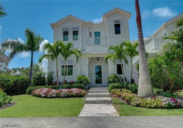 Photo 2 of Single family home for sale at 888 10th Avenue S, Naples, FL 34102 | MLS# 226025231 | Listing updated on 2026-10-04