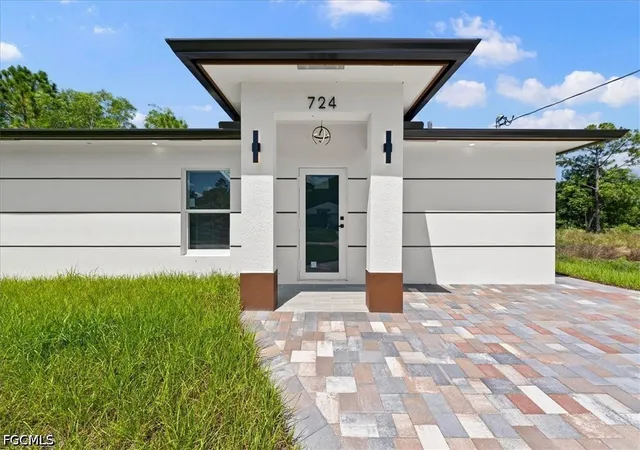 Photo 2 of Sale Pending at 724 Anaconda Ave S, Lehigh Acres, FL 33974 | MLS# 2026034170 | Listing updated on 2026-09-10