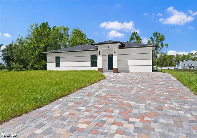 Photo 3 of Sale Pending at 724 Anaconda Ave S, Lehigh Acres, FL 33974 | MLS# 2026034170 | Listing updated on 2026-09-10