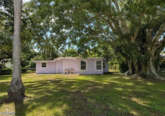 Single family home for sale at 346 Muskegon Ave, Fort Myers, FL 33905 | MLS# 2026034195