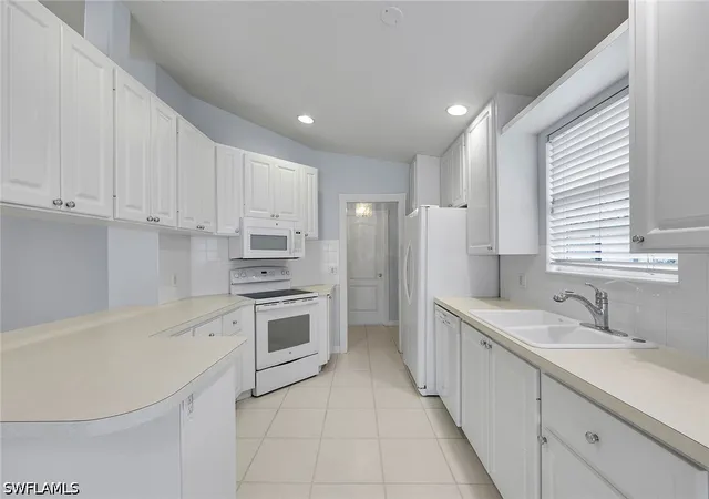 Photo 4 of Townhouse for sale at 4922 Kingston Way, Naples, FL 34119 | MLS# 226028949 | Listing updated on 2026-09-16