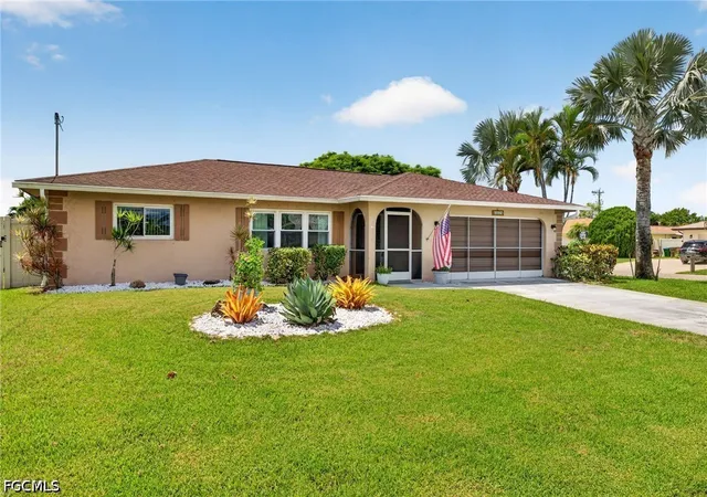 Photo 2 of Single family home for sale at 1118 Se 18th St, Cape Coral, FL 33990 | MLS# 2026034272 | Listing updated on 2026-09-15