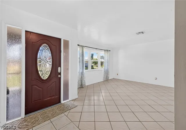 Photo 3 of Single family home for sale at 1118 Se 18th St, Cape Coral, FL 33990 | MLS# 2026034272 | Listing updated on 2026-09-15