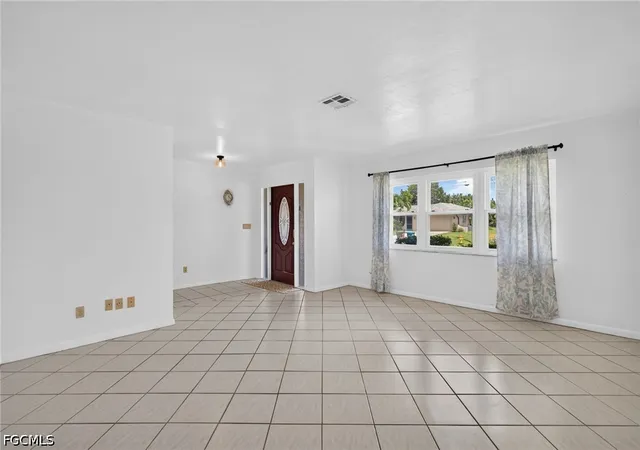 Photo 3 of Single family home for sale at 1118 Se 18Th St, Cape Coral, FL 33990 | MLS# 2026034272 | Listing updated on 2026-09-15