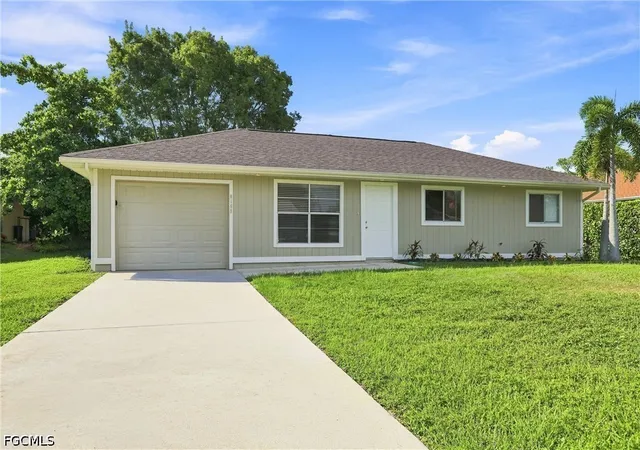 Photo 1 of Sale Pending at 8165 Pelican Rd, Fort Myers, FL 33967 | MLS# 2026034277 | Listing updated on 2026-09-03