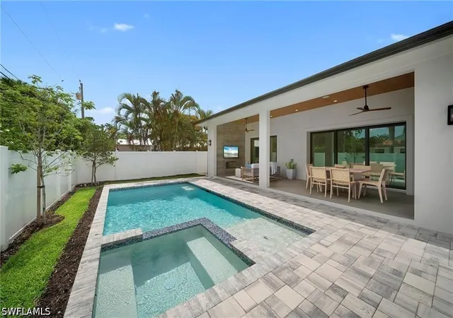 Photo 1 of Single family home for sale at 658 93rd Avenue N, Naples, FL 34108 | MLS# 226029126 | Listing updated on 2026-09-13