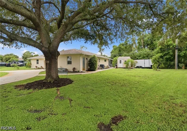 Photo 2 of Sale Pending at 2230 Jasper Ave, Fort Myers, FL 33907 | MLS# 2026034471 | Listing updated on 2026-09-04