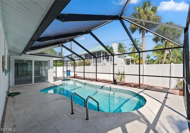 Photo 4 of Single family home for sale at 193 Hibiscus Dr, Fort Myers Beach, FL 33931 | MLS# 2026034505 | Listing updated on 2026-09-25
