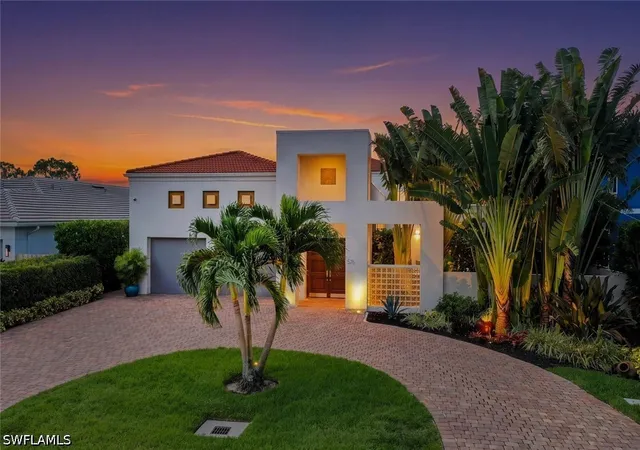 Photo 2 of Single family home for sale at 576 96th Avenue N, Naples, FL 34108 | MLS# 226028101 | Listing updated on 2026-09-13