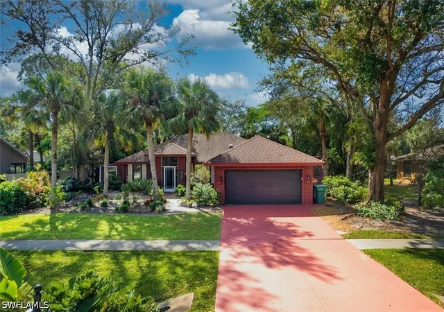 Photo 1 of Single family home for sale at 2490 Outrigger Ln, Naples, FL 34104 | MLS# 226029204 | Listing updated on 2026-09-29