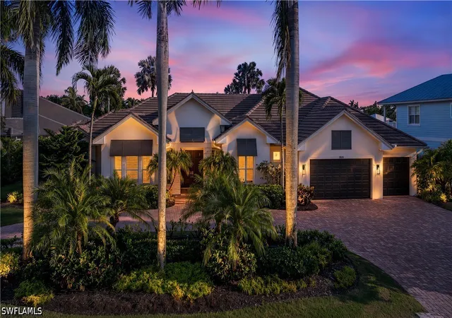Single family home for sale at 590 Putter Point Pl, Naples, FL 34103 | MLS# 226028623