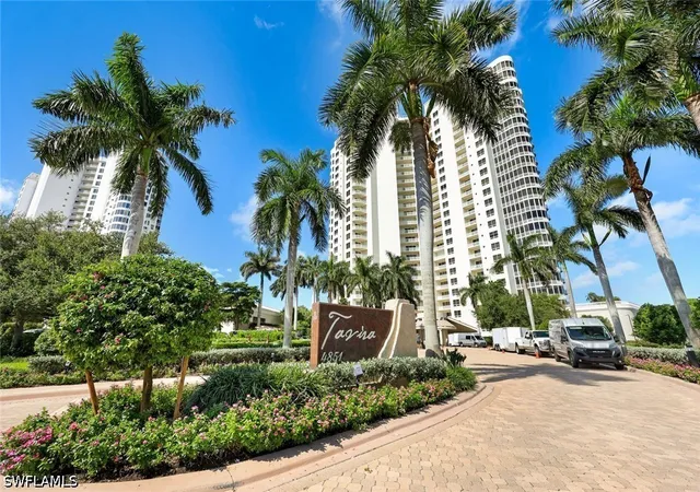 Listing Photo 4 - Condo for sale in building located at 4851 Bonita Bay Blvd, Bonita Springs, FL 34134 - Unit #1002