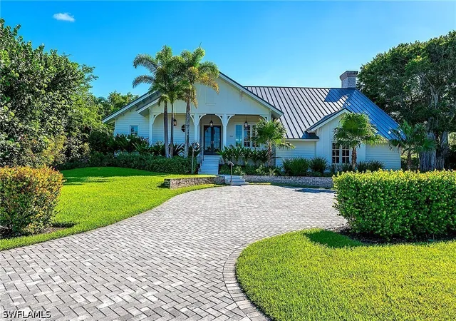 Photo 4 of Single family home for sale at 5042 Seahorse Ave, Naples, FL 34103 | MLS# 226029030 | Listing updated on 2026-09-20