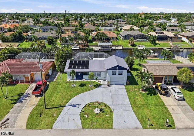 Photo 3 of Single family home for sale at 1421 Se 29th Ter, Cape Coral, FL 33904 | MLS# 2026034538 | Listing updated on 2026-09-11